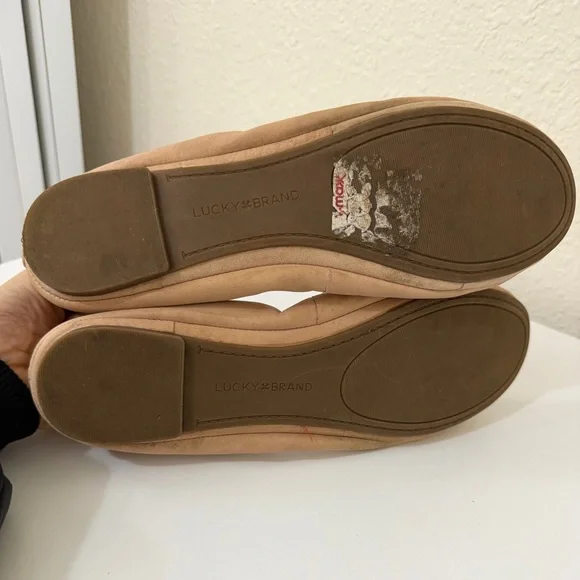 Lucky Brand Women's Erin Ballet Flat in light beige tan soft leather 10 M - Picture 3 of 6